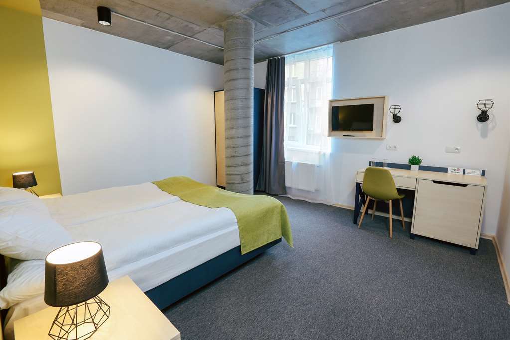 Jam Hotel Hnatyuka Lviv Room photo
